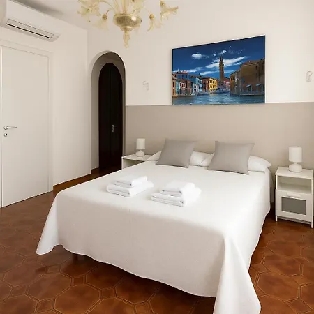 Airport Venice Diego تيسّيرا