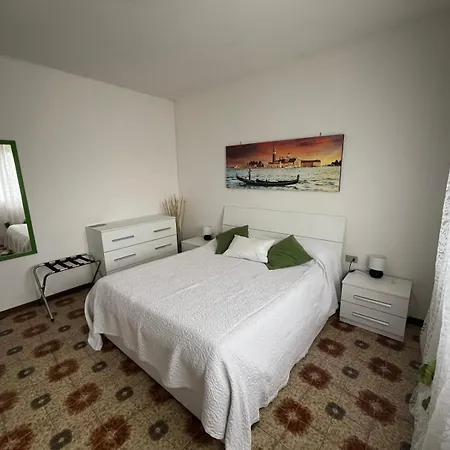 Bed & Breakfast Airport Venice Diego