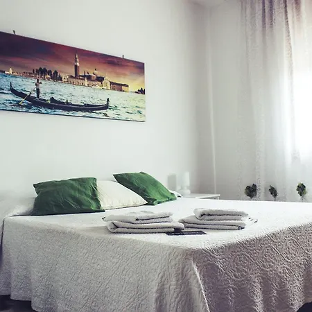 Airport Venice Diego Bed & Breakfast