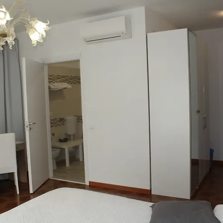 Bed & Breakfast Airport Venice Diego