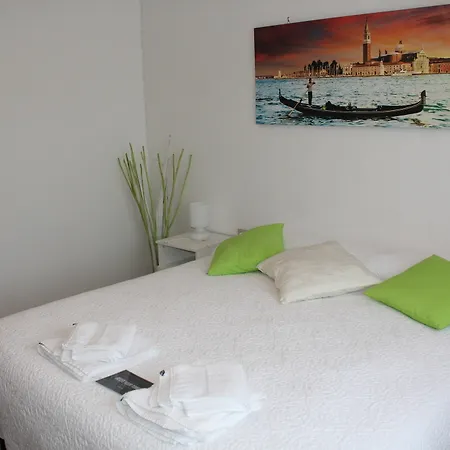 Bed & Breakfast Airport Venice Diego 3*